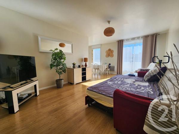 Appartement à vendre  3 pièces - 77,63 m 2   COMPIEGNE  - 60