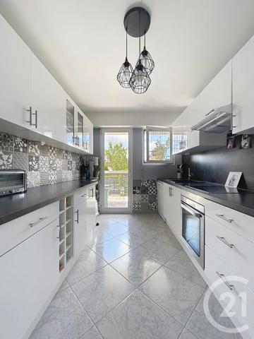 Appartement à vendre  3 pièces - 77,63 m 2   COMPIEGNE  - 60