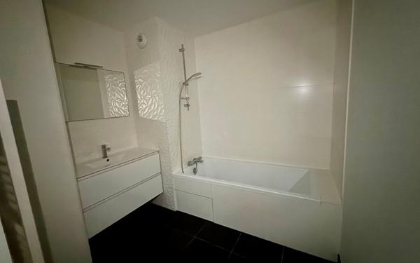 Appartement à louer    2 pièces •  Clamart