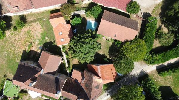 Maison ancienne - Saint-cyprien Propriété de caractère avec 4 habitations, piscine et activité de gîtes – À proximité de Saint-Cyprien, en Périgord Noir