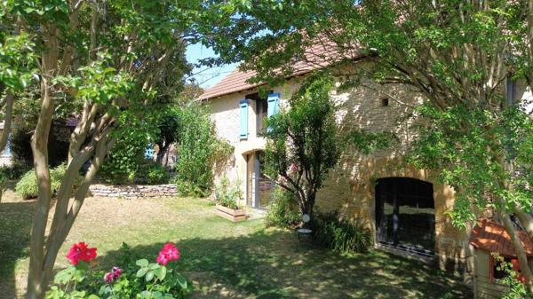 Maison ancienne - Saint-cyprien Propriété de caractère avec 4 habitations, piscine et activité de gîtes – À proximité de Saint-Cyprien, en Périgord Noir