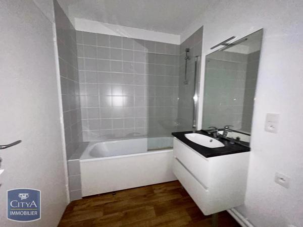 Appartement à louer 2 pièces 43.92m² Valenciennes (59300)