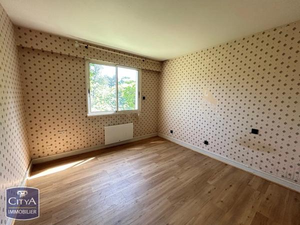 Maison à vendre 7 pièces 144.15m² Saint-Doulchard (18230)