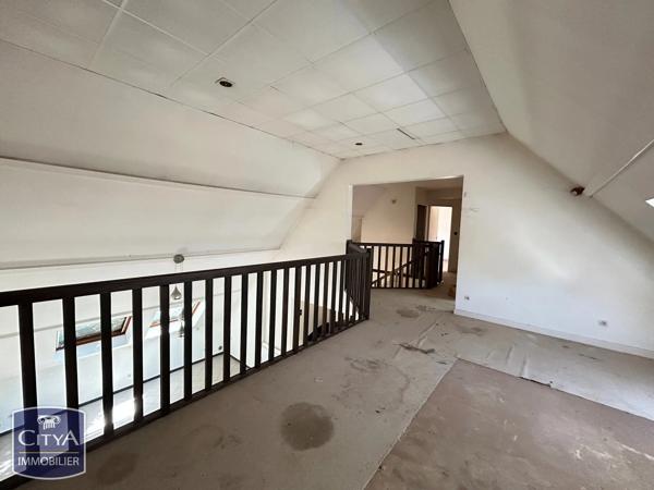 Maison à vendre 7 pièces 144.15m² Saint-Doulchard (18230)
