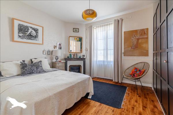 Maison à vendre |  Soyaux |  8 pièces | 220 m²