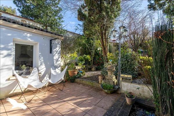 Maison à vendre |  Soyaux |  8 pièces | 220 m²