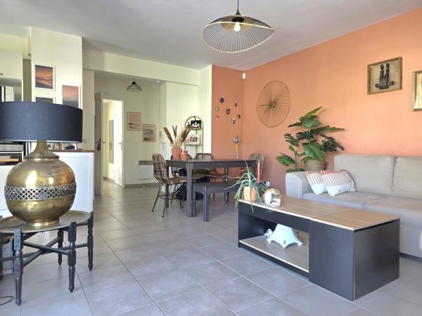 ANGLET - T3 avec parking et terrasse de 24 m²
