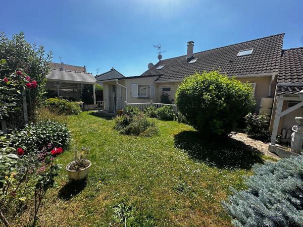 Maison individuelle d'environ 170 m2 au sol et 140 m2 carrez