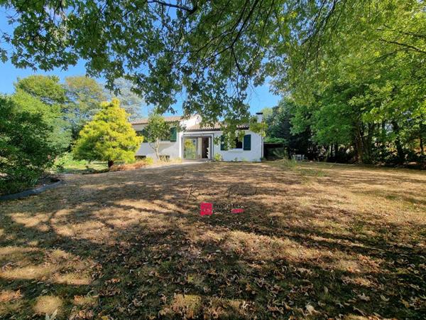 Maison Aubigny Les Clouzeaux 6 pièce(s) 200 m2