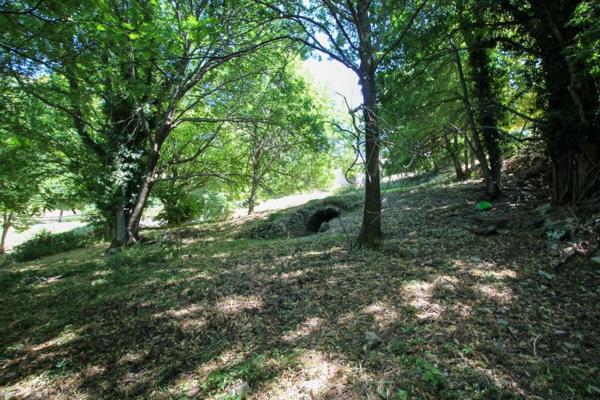 Vente / Terrain constructible à Montbrun-les-Bains (26570)