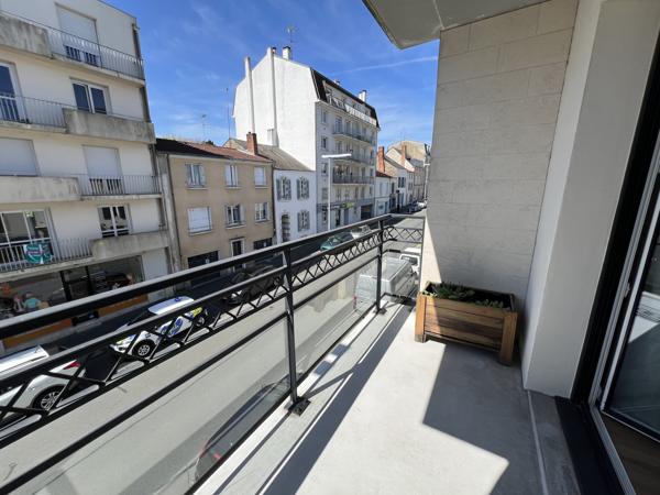 Appartement
                                                                                                                                                                                                                                                                                                                        3 pièce(s)                                                                                                                                                                                                          2 chambre(s)                                                                                                                                                                                                          78  m²