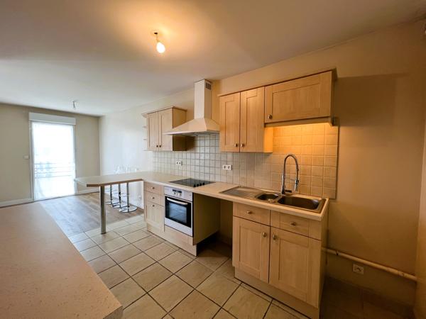 Appartement
                                                                                                                                                                                                                                                                                                                        3 pièce(s)                                                                                                                                                                                                          2 chambre(s)                                                                                                                                                                                                          78  m²