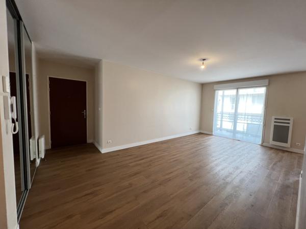 Appartement
                                                                                                                                                                                                                                                                                                                        3 pièce(s)                                                                                                                                                                                                          2 chambre(s)                                                                                                                                                                                                          78  m²