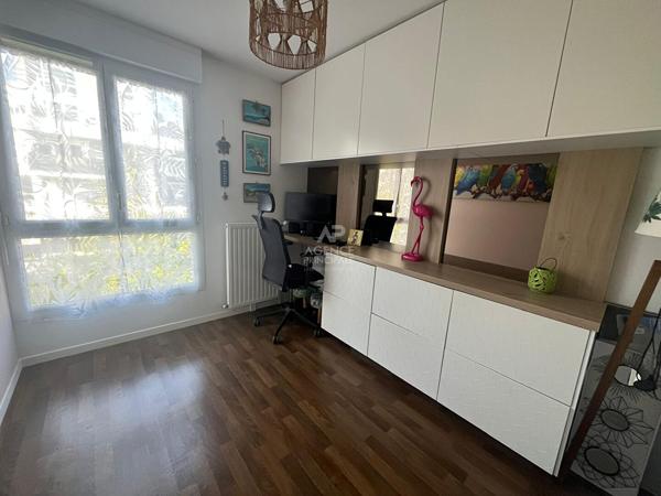 Appartement Cergy 3 pièce(s) 61.65 m2 235 000 € **  - Référence  2348