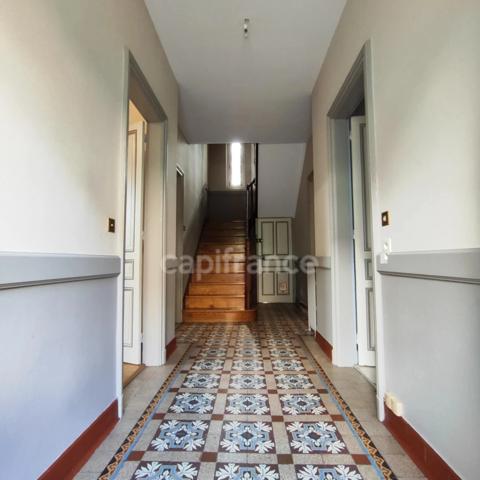 Maison familiale de caractère au cœur des Avenières – 210 m² habitables – 7 chambres – Terrain clos de 1 300 m²