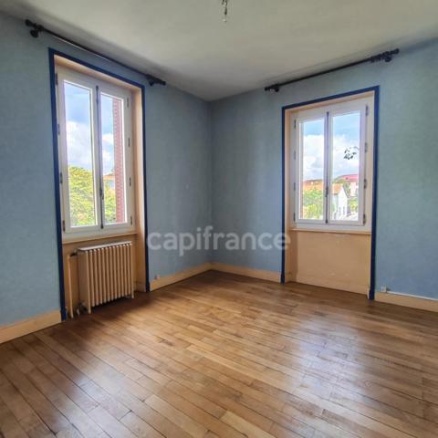 Maison familiale de caractère au cœur des Avenières – 210 m² habitables – 7 chambres – Terrain clos de 1 300 m²