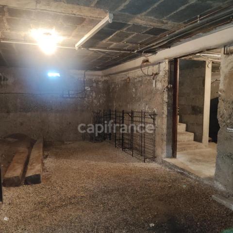 Maison familiale de caractère au cœur des Avenières – 210 m² habitables – 7 chambres – Terrain clos de 1 300 m²