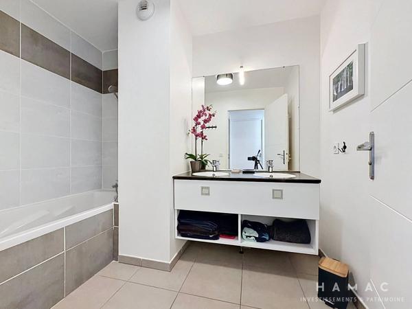 La Mulatière – Élégant T4 avec balcon de 16 m² dans une résidence récente