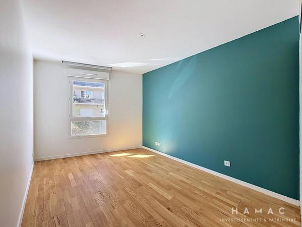 La Mulatière – Élégant T4 avec balcon de 16 m² dans une résidence récente