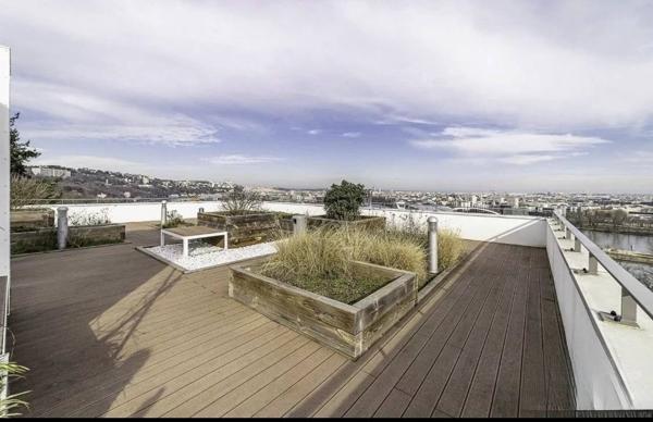 La Mulatière – Élégant T4 avec balcon de 16 m² dans une résidence récente