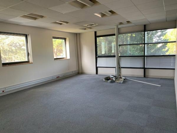 Bureaux à louer à Avignon avec parking sécurisé et ascenseur