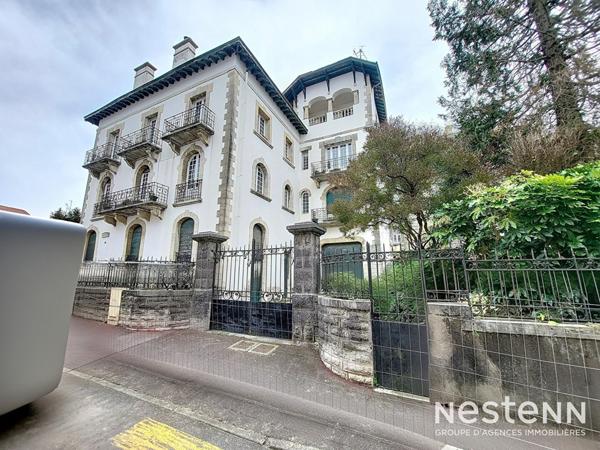 A Vendre Appartement de caractère de 144 m² dans une maison de Maître au coeur du centre historique d'Hendaye