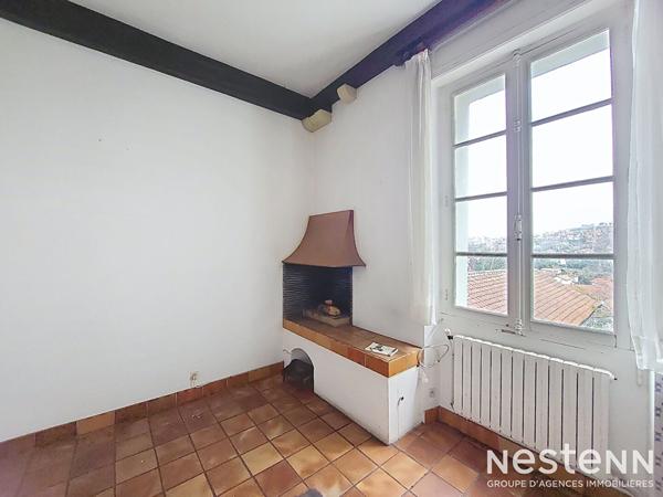 A Vendre Appartement de caractère de 144 m² dans une maison de Maître au coeur du centre historique d'Hendaye