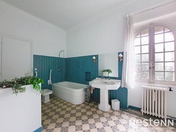 A Vendre Appartement de caractère de 144 m² dans une maison de Maître au coeur du centre historique d'Hendaye