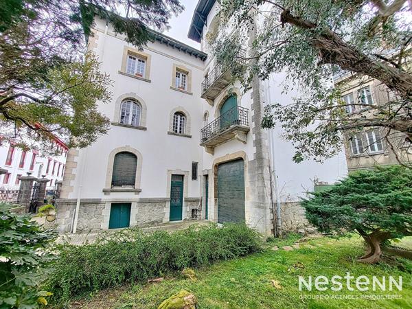 A Vendre Appartement de caractère de 144 m² dans une maison de Maître au coeur du centre historique d'Hendaye