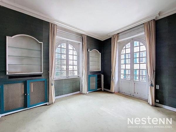 A Vendre Appartement de caractère de 144 m² dans une maison de Maître au coeur du centre historique d'Hendaye