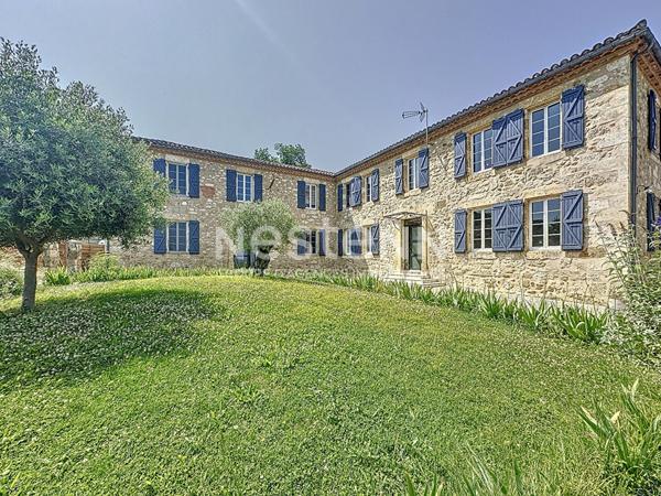 Demeure de prestige en pierre entièrement rénovée 500m2 Vue exceptionnelle Gîte & dépendances Piscine Gers