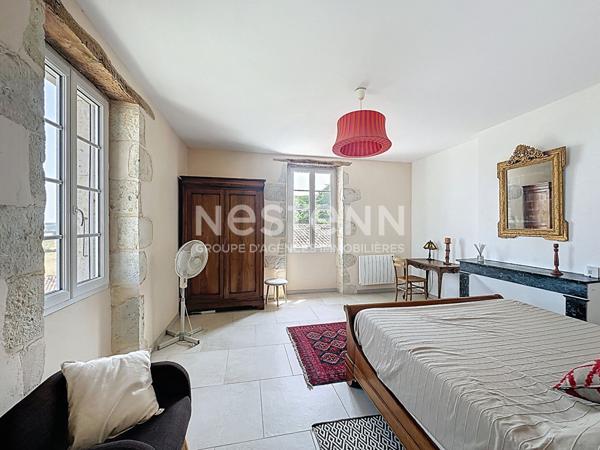 Demeure de prestige en pierre entièrement rénovée 500m2 Vue exceptionnelle Gîte & dépendances Piscine Gers