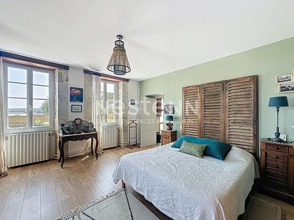 Demeure de prestige en pierre entièrement rénovée 500m2 Vue exceptionnelle Gîte & dépendances Piscine Gers