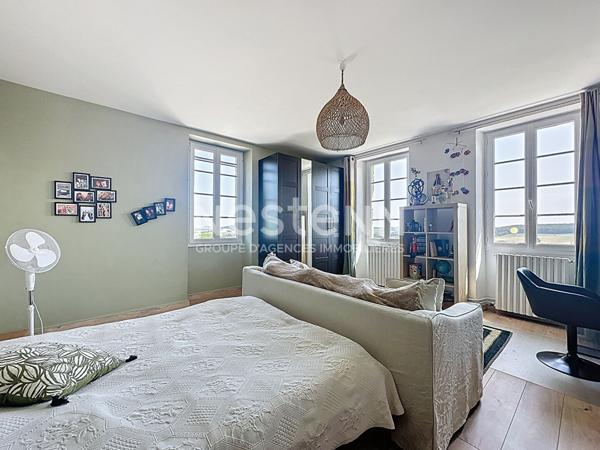 Demeure de prestige en pierre entièrement rénovée 500m2 Vue exceptionnelle Gîte & dépendances Piscine Gers