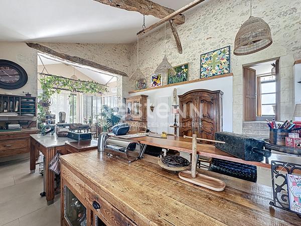 Demeure de prestige en pierre entièrement rénovée 500m2 Vue exceptionnelle Gîte & dépendances Piscine Gers