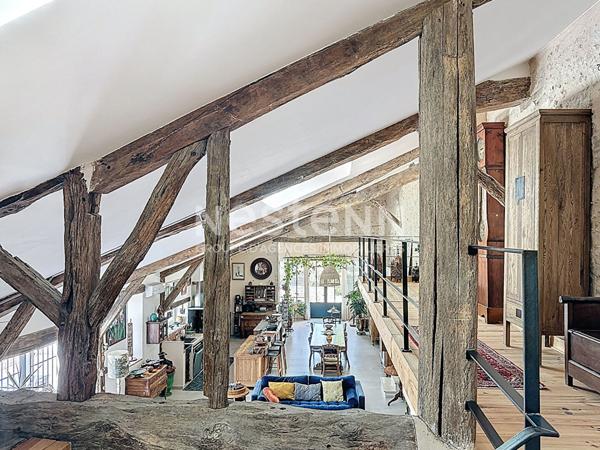 Demeure de prestige en pierre entièrement rénovée 500m2 Vue exceptionnelle Gîte & dépendances Piscine Gers