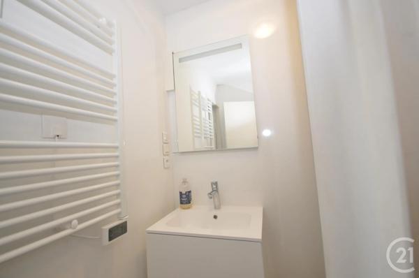 Appartement T1 à vendre  1 pièce - 32 m 2   VITTEL  - 88
