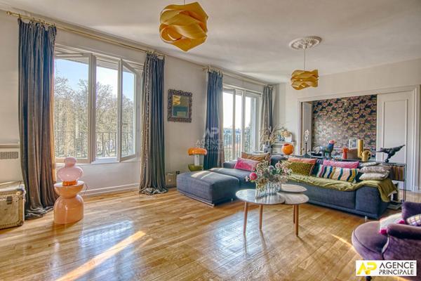 Versailles Notre-Dame Boulevard de la Reine - Appartement 6 pièces 151 m² carrez situé au 3ème étage avec ascenseur, cave et parking en sous-sol €1 145 000 ** - Référence 27221
