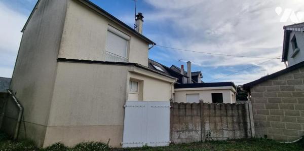 LA GUERCHE DE BGNE - Centre - Maison avec garage et jardin