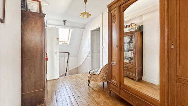 Corbeil-Essonnes (91100) Belle maison meulière 10 pièces de 212 m² – Corbeil-Essonnes Centre-ville