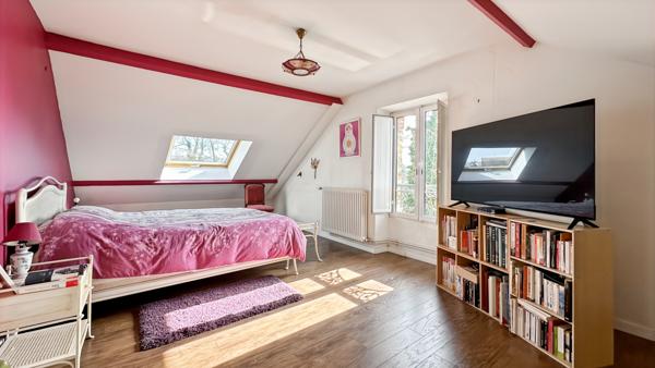 Corbeil-Essonnes (91100) Belle maison meulière 10 pièces de 212 m² – Corbeil-Essonnes Centre-ville