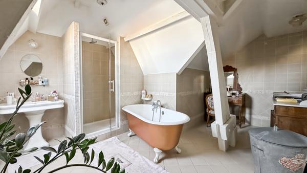 Corbeil-Essonnes (91100) Belle maison meulière 10 pièces de 212 m² – Corbeil-Essonnes Centre-ville