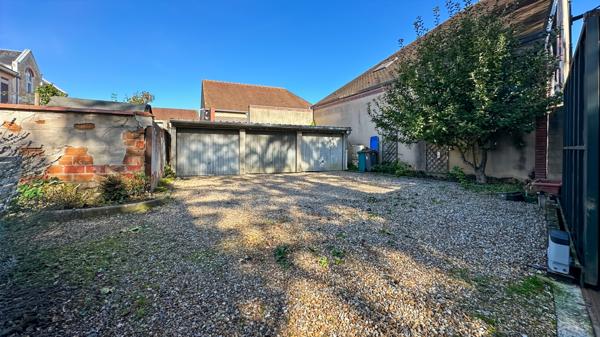 Corbeil-Essonnes (91100) Belle maison meulière 10 pièces de 212 m² – Corbeil-Essonnes Centre-ville