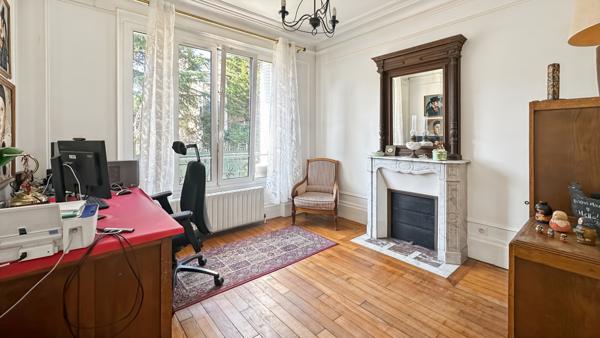 Corbeil-Essonnes (91100) Belle maison meulière 10 pièces de 212 m² – Corbeil-Essonnes Centre-ville