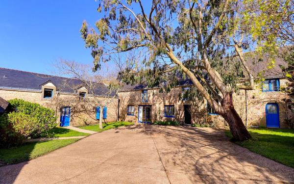 Maison à vendre    9 pièces • 310 m2 Auray