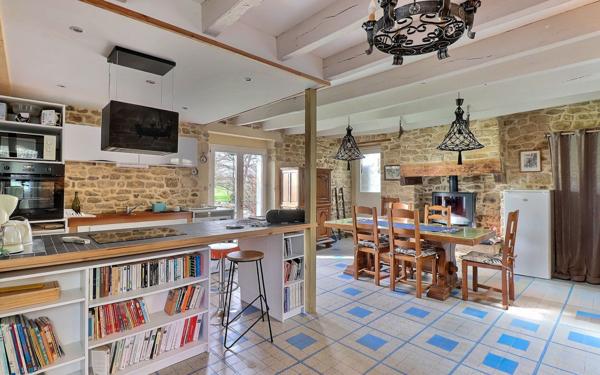 Maison à vendre    9 pièces • 310 m2 Auray