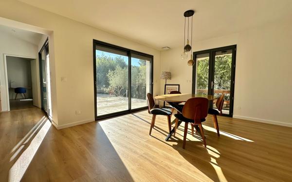 Maison à vendre    5 pièces •  Aubais