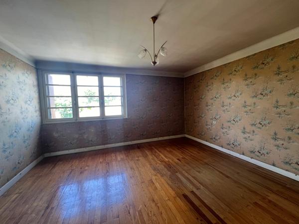 Maison à vendre    8 pièces •  Roquefort