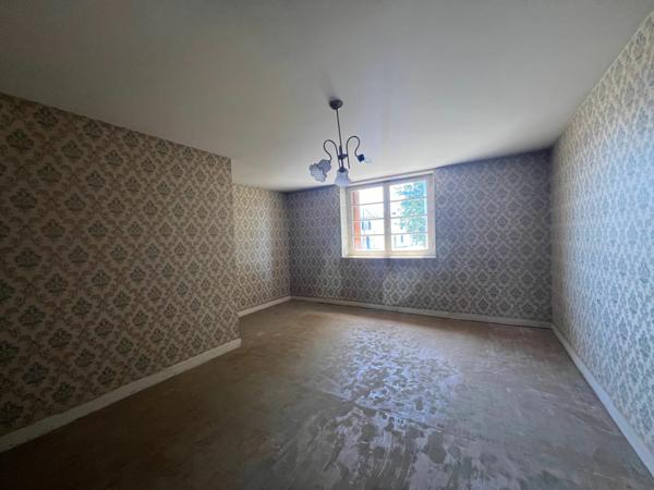 Maison à vendre    8 pièces •  Roquefort