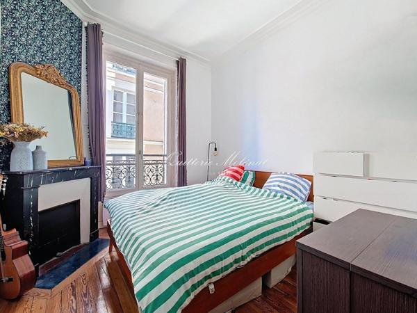 Appartement bourgeois à 2 min du RER